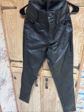 Black Faux Leather High Waisted Skinny Jeggins size Large